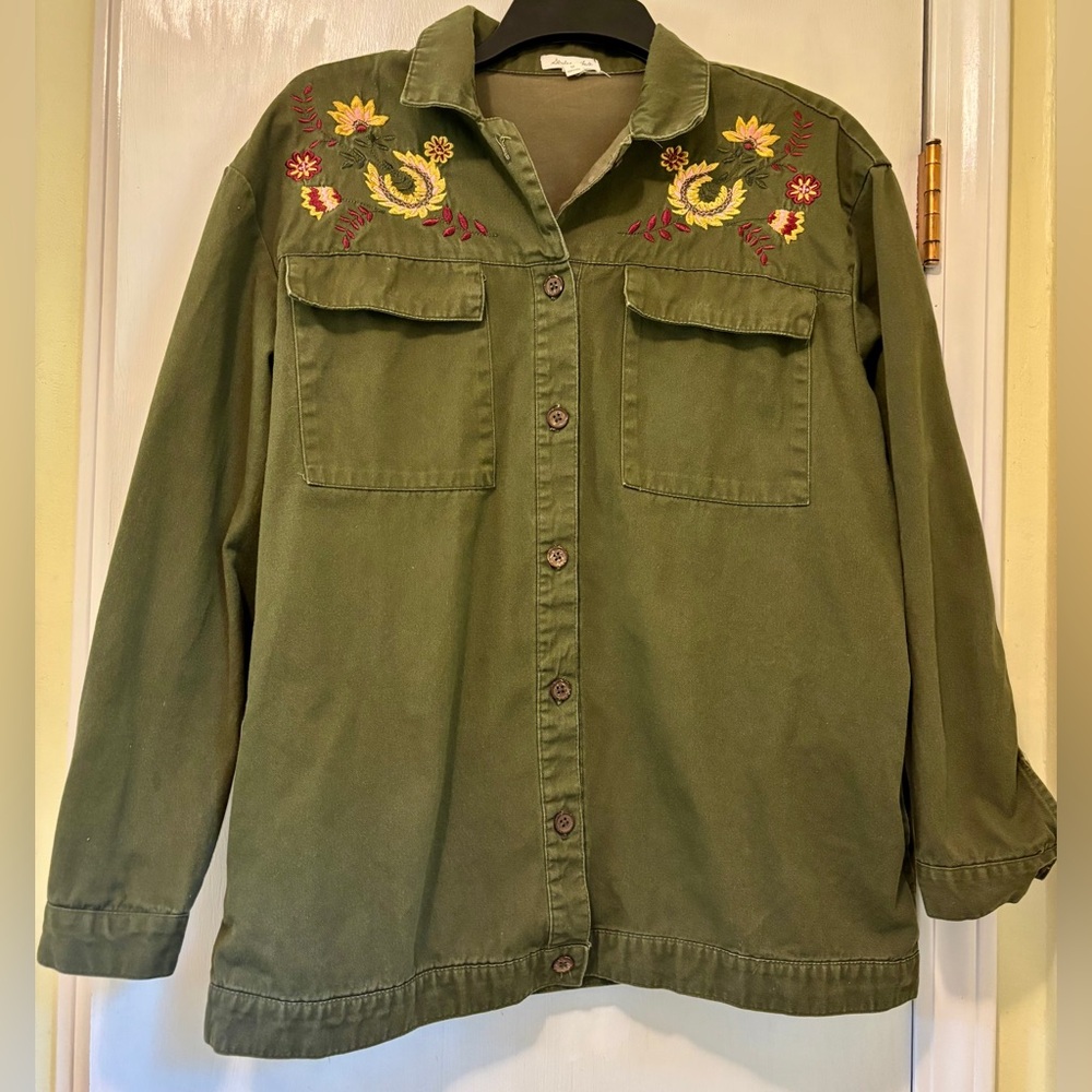 Skylar & Jade Army Green Embroidered Floral Sunflower Shacket size Medium